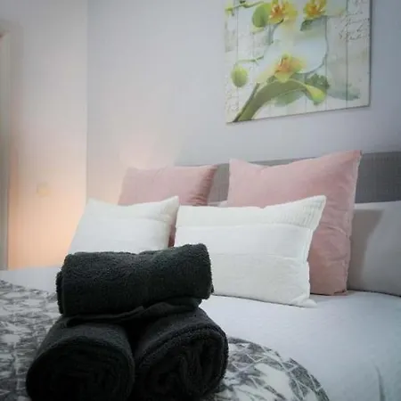 Holidays2malaga Eduardo Ocon Ground Floor Renovated In The Center Malaga